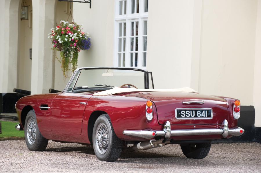  Aston Martin DB4 Convertible 1962 года  (фото 30 из 41)